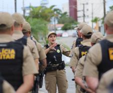 Mesmo com a chuva que caiu durante parte da apresentação, o público permaneceu no local