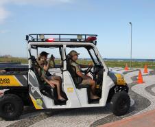 Cinto afivelado e sorriso no rosto: a “Voltinha UTV PMPR” conquista a criançada no litoral