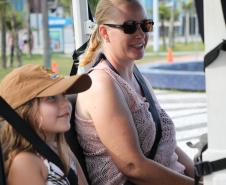 Cinto afivelado e sorriso no rosto: a “Voltinha UTV PMPR” conquista a criançada no litoral