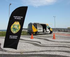 Cinto afivelado e sorriso no rosto: a “Voltinha UTV PMPR” conquista a criançada no litoral