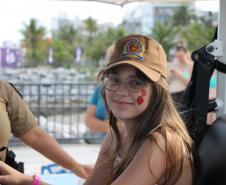 Cinto afivelado e sorriso no rosto: a “Voltinha UTV PMPR” conquista a criançada no litoral