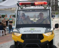 Cinto afivelado e sorriso no rosto: a “Voltinha UTV PMPR” conquista a criançada no litoral