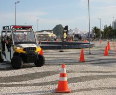 Cinto afivelado e sorriso no rosto: a “Voltinha UTV PMPR” conquista a criançada no litoral