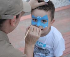 Cinto afivelado e sorriso no rosto: a “Voltinha UTV PMPR” conquista a criançada no litoral