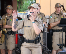 Banda da PMPR transforma a Colônia de Férias em um verdadeiro show de alegria