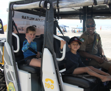 UTVs aproximam PMPR das famílias em Ipanema, Pontal do Paraná.