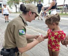 Durante a ação, os policiais militares interagiram de forma direta e acolhedora com moradores e veranistas