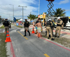 PMPR realiza ação educativa sobre uso de patinetes elétricos e ciclomotores em Matinhos