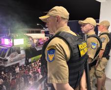 Alegria e proteção policial definem o penúltimo dia da folia em Guaratuba