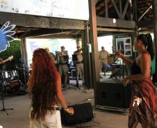 Banda da PMPR encanta público em apresentação inédita na Ilha do Mel