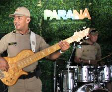 Banda da PMPR encanta público em apresentação inédita na Ilha do Mel
