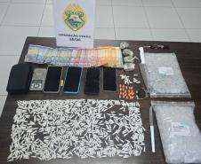 Ação integrada da PMPR resulta na prisão de cinco suspeitos e apreensão de drogas em Matinhos