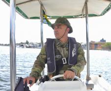 PMPR intensifica patrulhamento náutico para garantir proteção à fauna marinha no verão