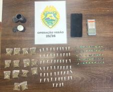 PMPR prende mulher por tráfico de drogas e apreende entorpecentes em Matinhos