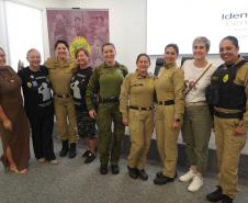 PMPR promove encontro “Chá de Rosas” e debate identidade feminina entre policiais militares