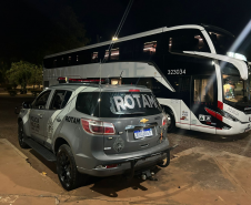 PMPR apreende 55 celulares e 25 quilos de maconha em fiscalizações na rodoviária de Santa Tereza do Oeste