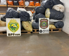 PMPR e PF apreendem quase 300 kg de maconha às margens do Rio Paraná, em Foz do Iguaçu