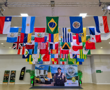 O evento reúne mais de 100 delegações, representando 23 países e 23 estados brasileiros