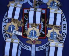 PMPR homenageia Tiradentes e entrega medalhas a autoridades e policiais do Estado