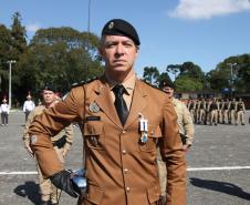 PMPR homenageia Tiradentes e entrega medalhas a autoridades e policiais do Estado