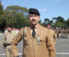 PMPR homenageia Tiradentes e entrega medalhas a autoridades e policiais do Estado