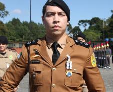 PMPR homenageia Tiradentes e entrega medalhas a autoridades e policiais do Estado