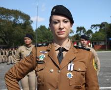 PMPR homenageia Tiradentes e entrega medalhas a autoridades e policiais do Estado