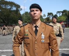 PMPR homenageia Tiradentes e entrega medalhas a autoridades e policiais do Estado