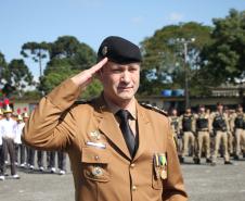 PMPR homenageia Tiradentes e entrega medalhas a autoridades e policiais do Estado