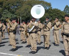PMPR homenageia Tiradentes e entrega medalhas a autoridades e policiais do Estado