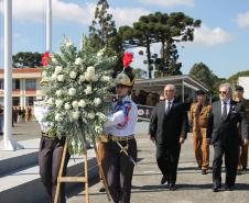 PMPR homenageia Tiradentes e entrega medalhas a autoridades e policiais do Estado