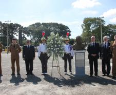 PMPR homenageia Tiradentes e entrega medalhas a autoridades e policiais do Estado