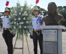 PMPR homenageia Tiradentes e entrega medalhas a autoridades e policiais do Estado
