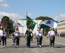 PMPR homenageia Tiradentes e entrega medalhas a autoridades e policiais do Estado