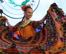 O evento reúne mais de 100 delegações, representando 23 países e 23 estados brasileiros