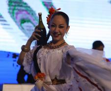 O evento reúne mais de 100 delegações, representando 23 países e 23 estados brasileiros