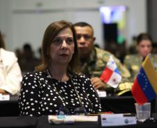 Ao longo do dia, o simpósio reforçou seu caráter internacional, promovendo a troca de experiências entre profissionais de diferentes países 