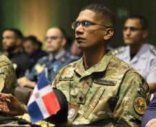 Ao longo do dia, o simpósio reforçou seu caráter internacional, promovendo a troca de experiências entre profissionais de diferentes países 