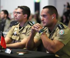 Ao longo do dia, o simpósio reforçou seu caráter internacional, promovendo a troca de experiências entre profissionais de diferentes países 