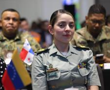 Ao longo do dia, o simpósio reforçou seu caráter internacional, promovendo a troca de experiências entre profissionais de diferentes países 