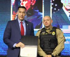 Ao longo do dia, o simpósio reforçou seu caráter internacional, promovendo a troca de experiências entre profissionais de diferentes países 