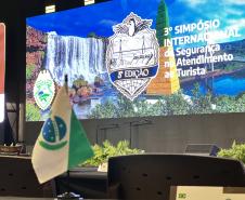 O evento reúne mais de 100 delegações, representando 23 países e 23 estados brasileiros