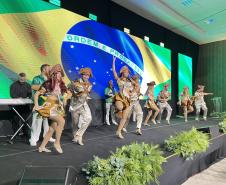 O evento reúne mais de 100 delegações, representando 23 países e 23 estados brasileiros