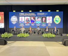 O evento reúne mais de 100 delegações, representando 23 países e 23 estados brasileiros