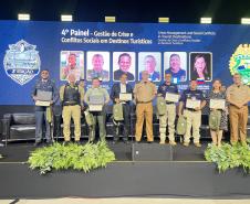 Ao longo do dia, o simpósio reforçou seu caráter internacional, promovendo a troca de experiências entre profissionais de diferentes países 