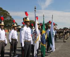 PMPR homenageia Tiradentes e entrega medalhas a autoridades e policiais do Estado