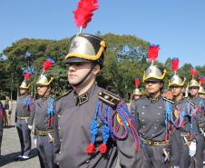 PMPR homenageia Tiradentes e entrega medalhas a autoridades e policiais do Estado