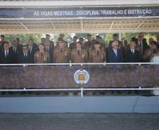 PMPR homenageia Tiradentes e entrega medalhas a autoridades e policiais do Estado