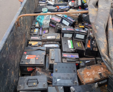 PMPR apreende quase 12 toneladas de baterias e prende motorista por crime ambiental em Vitorino