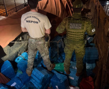 Em ação integrada, PMPR apreende quase 1,5 tonelada de maconha e prende motorista em Icaraíma